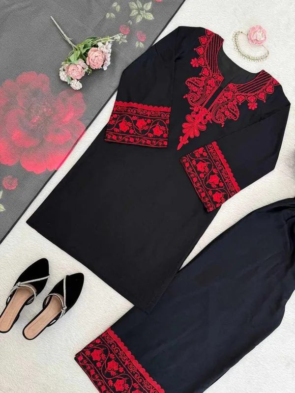 Black_Cotton_And_Rayon_Premium_Elegance_Charming_Dress_For_Women