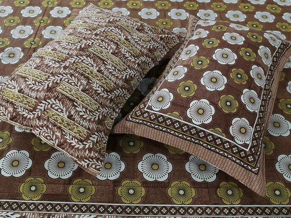 Brown_100%_Cotton_Brown_And_Mustard_Floral_Print_King_Size_Cotton_Double__BedsheetWith_Pillow_Covers_(108X108_Inches)
