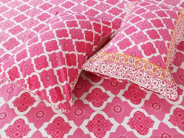 Pink_100%_Cotton_King_Size_Cotton_Double__Bedsheet_Set_With_Pillow_Covers_(108X108_Inches)