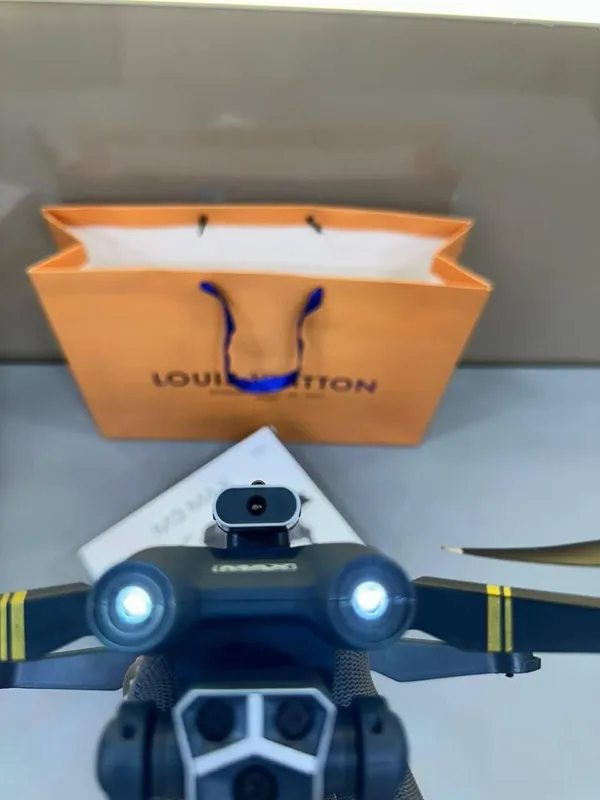 M3_Max_Drone_With_3_Camera