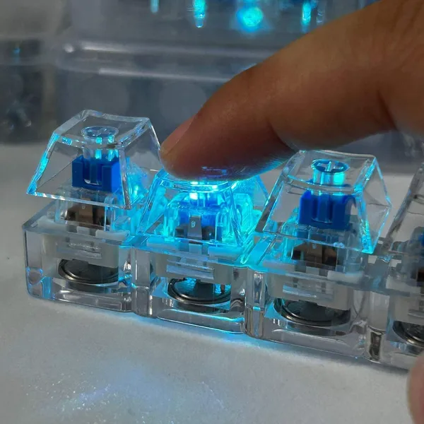 Led_Keyboard_Fidget_Keychain_Mini_Mechanical_Click_Fun