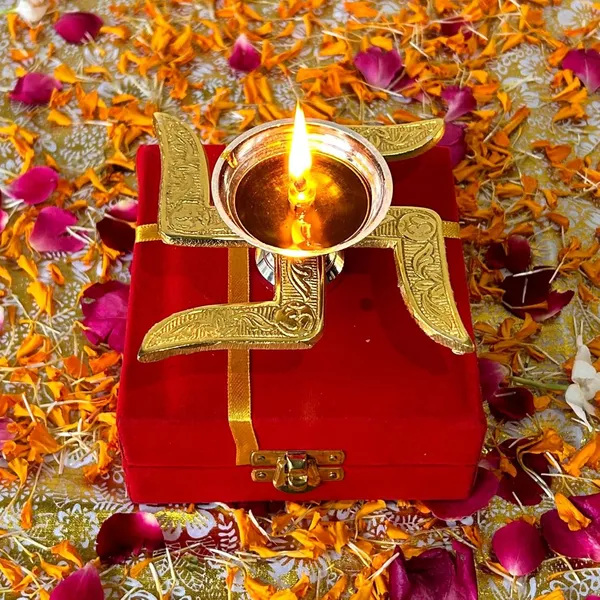 Golden_Swastik_Diya_For_Puja