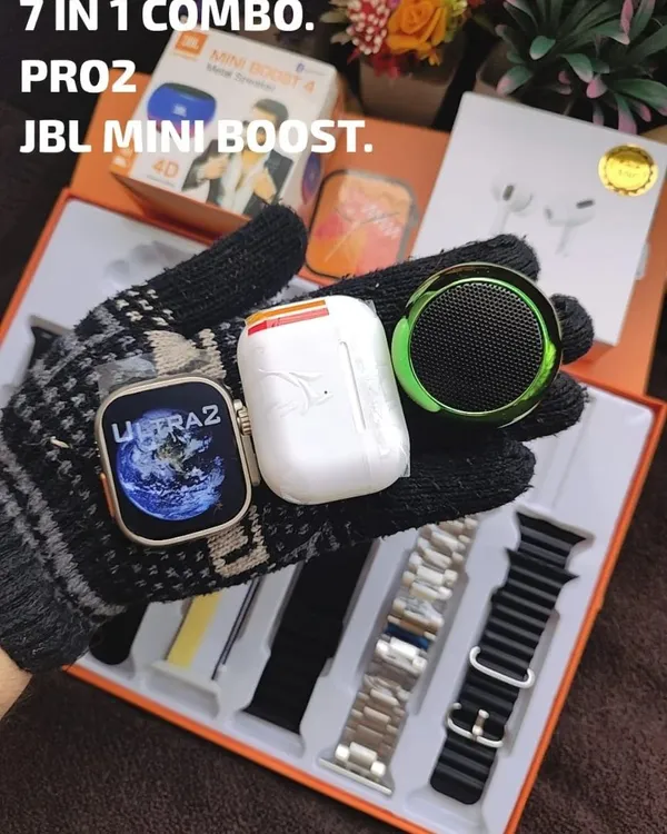 7_Strap_Ultra_Smart_Watch_With_Mini_Boost_Speaker_And_Tws_Airpods_Pro_2