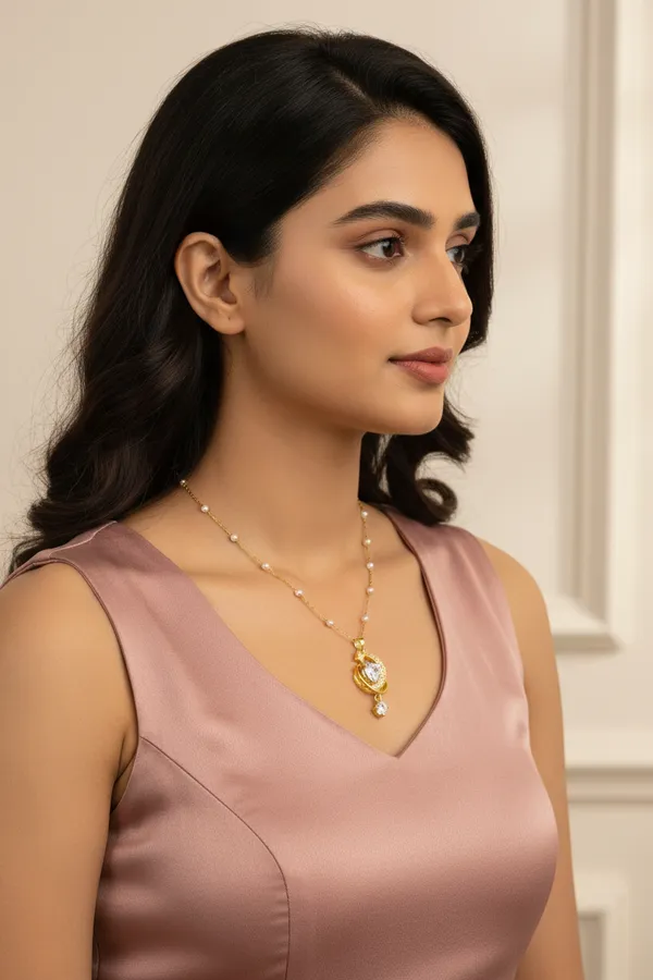 Luxe_Crescent_Moon_Amp_Heart_Pendant