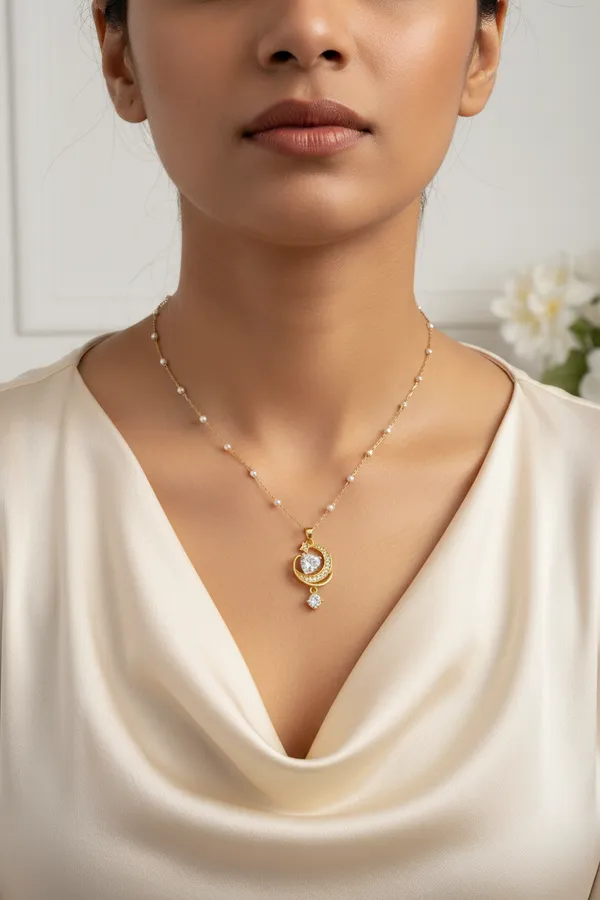 Luxe_Crescent_Moon_Amp_Heart_Pendant