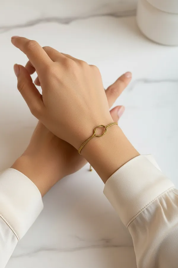Minimalist_Infinity_Knot_Snake_Chain_Bracelet