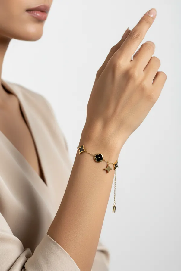 Gold_Clover_Floral_Charm_Bracelet