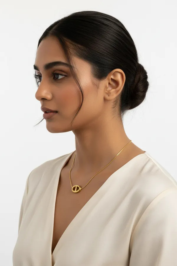 Minimalist_Gold_Oval_Slide_Necklace