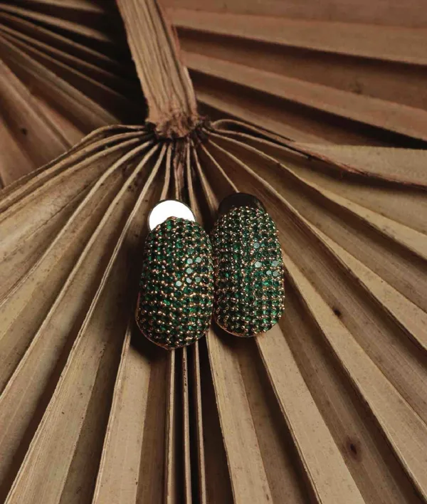 Sparkling_Huggie_Earrings_Emerald