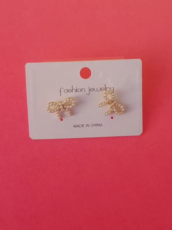 Pearl_Bow_Stud_Earrings