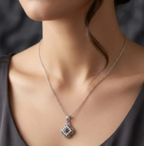 Elegant_Crystal_Pendant_Necklace_With_Cushion_Cut_Design