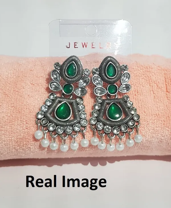 Oxidized_Silver_Green_Stone_Jhumka_Earrings_With_Pearl_Dangles