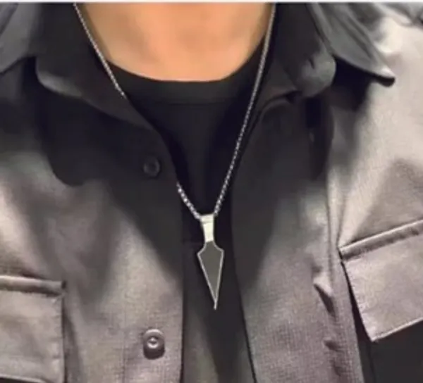 Black_Arrowhead_Pendant_Necklace_For_Men_With_Silver_Ball_Chain