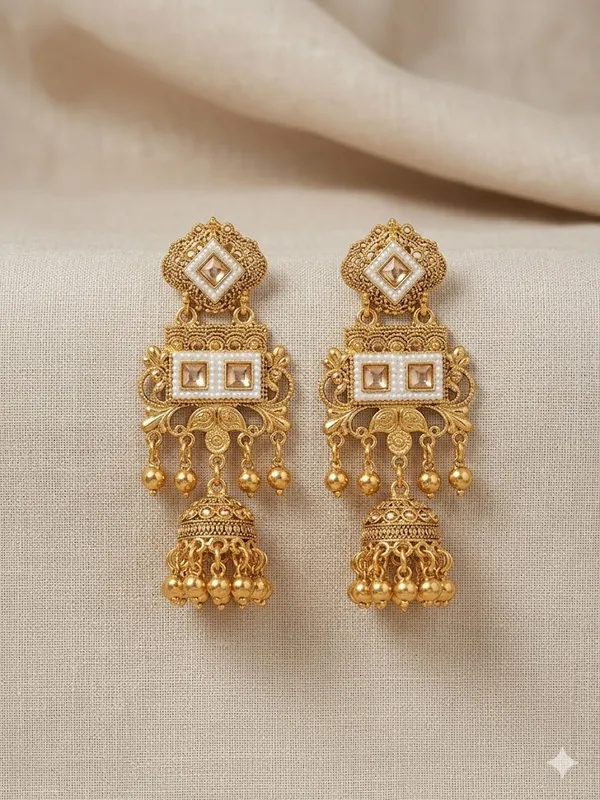 Gold_Toned_Kundan_Jhumka_Earrings_With_White_Stones