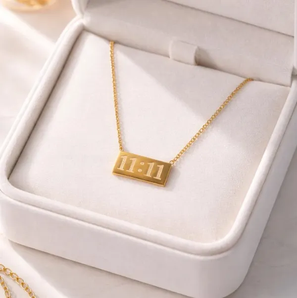 Digital_Time_Display_Gold_Pendant_Necklace