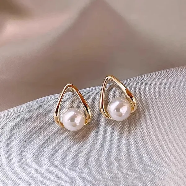 Gold_Toned_Pearl_Drop_Earrings_With_Teardrop_Frame_Design