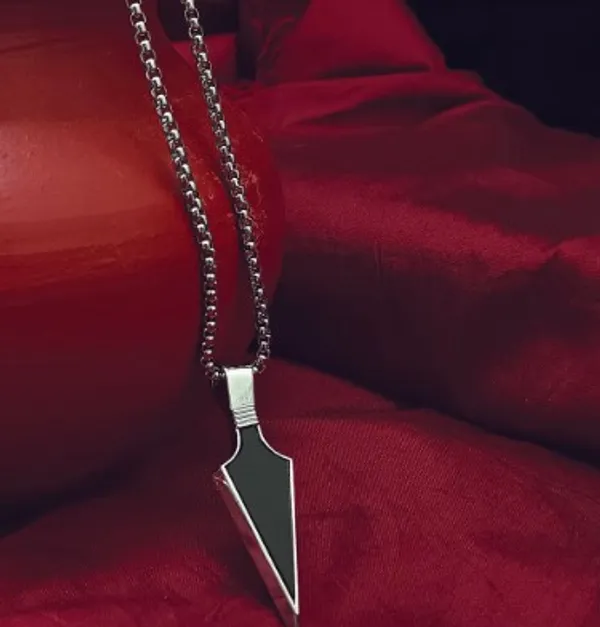Black_Arrowhead_Pendant_Necklace_For_Men_With_Silver_Ball_Chain