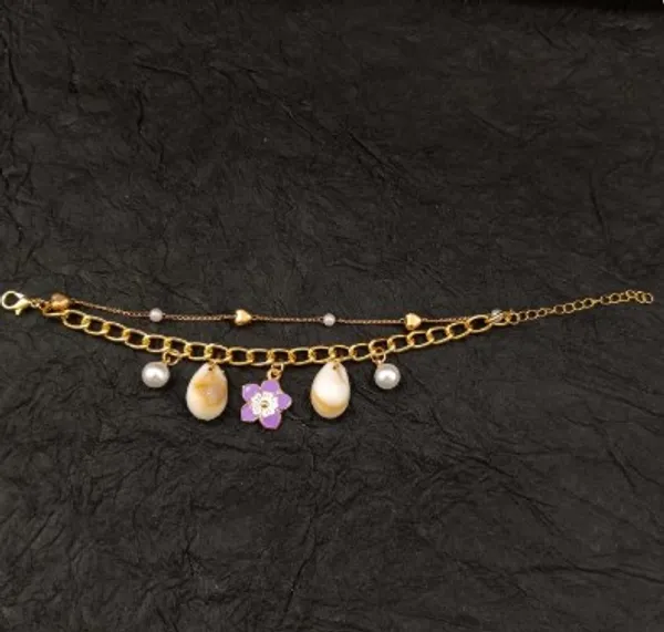 Golden_Chain_Bracelet_With_Pearl_And_Purple_Flower_Charms