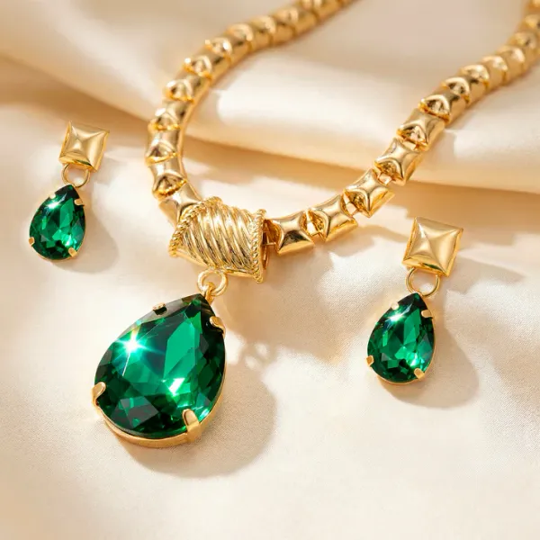 Yatiskar_Necklace_Anti-Tarnish_Emerald_Crystal_Set_With_Earrings