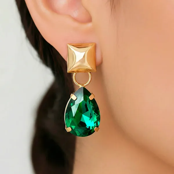 Yatiskar_Necklace_Anti-Tarnish_Emerald_Crystal_Set_With_Earrings
