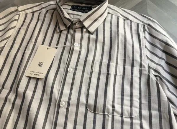 White_Black_Cotton_Blend_Regular_Fit_Striped_Casual_Shirt_For_Men