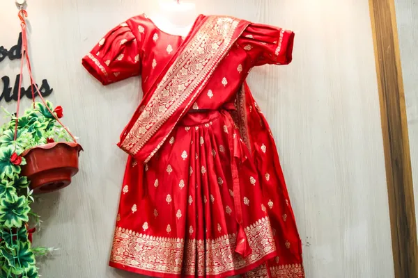 Kids_Ready_to_wear_saree