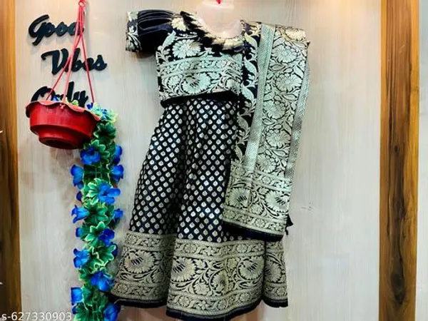 Multicolur_Silk_Premium_And_Elegant_Saree_For_Girls
