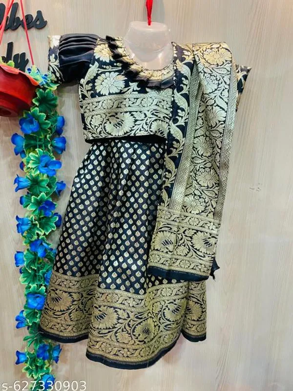 Multicolur_Silk_Premium_And_Elegant_Saree_For_Girls