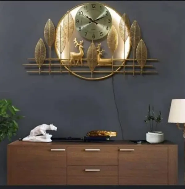 Gold_Metal_Wall_Clock_With_Deer_Head_Design