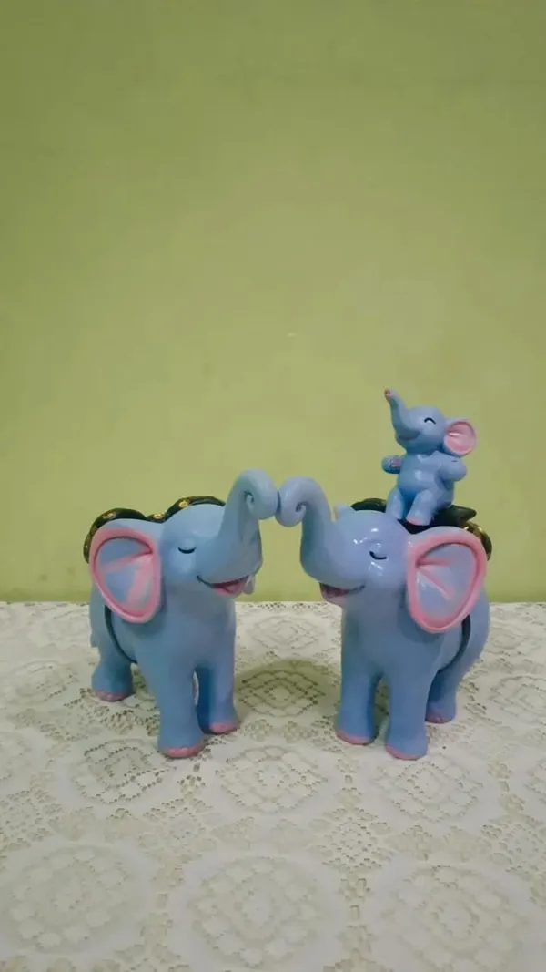 Skyblue_Elephant_Family_Resin_Figurine_Set