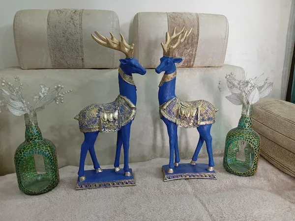 Multicolor_Resin_Reindeer_Figurine