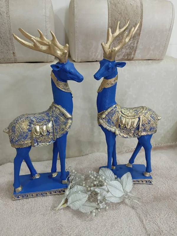 Multicolor_Resin_Reindeer_Figurine
