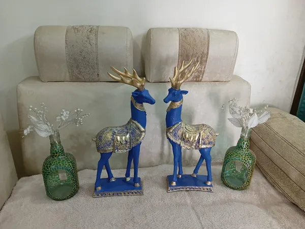 Multicolor_Resin_Reindeer_Figurine