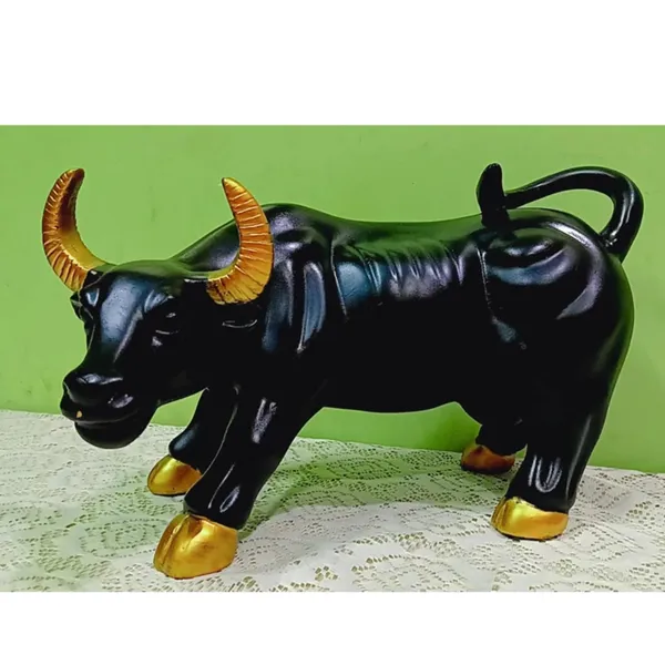 Multicolor_Resin_Bull_Figurine