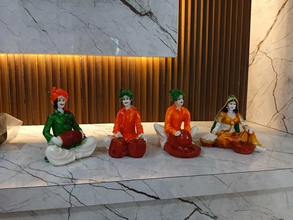 Multicolor_Rajasthani_Musician_And_Village_Lady_Figurine_Set