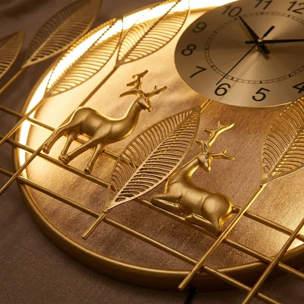 Gold_Metal_Wall_Clock_With_Deer_Head_Design