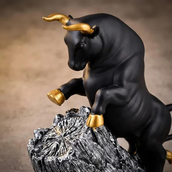 Black_Bull_Climbing_Rock_Resin_Figurine