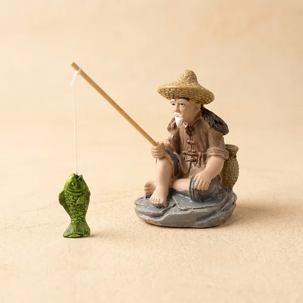 Multicolor_Asper_Description_Fisherman_Resin_Figurine
