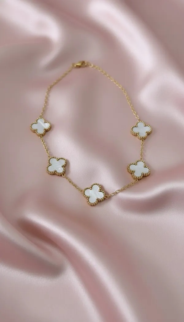 White_Clover_Braceletver_Bracelet