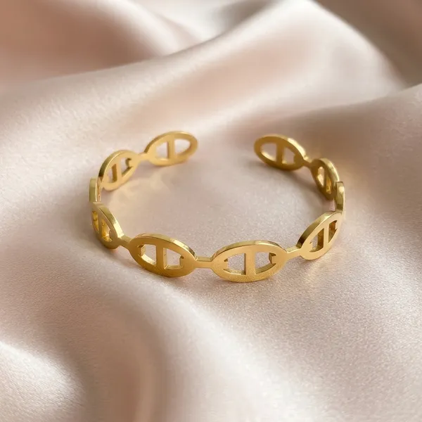 Geometric_Gold_Link_Bracelet