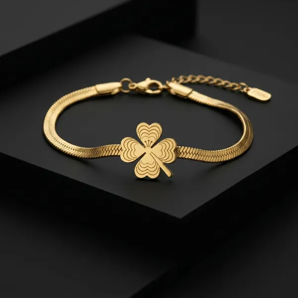 Luxe_Gold_Four-Leaf_Clover_Herringbone_Bracelet