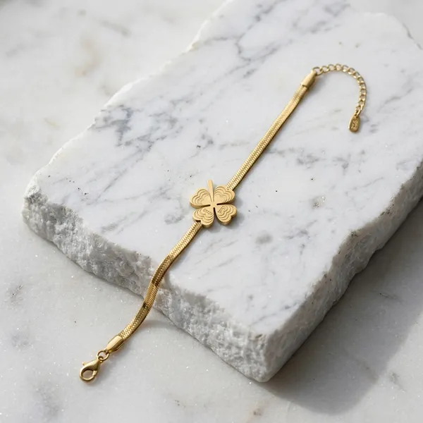 Luxe_Gold_Four-Leaf_Clover_Herringbone_Bracelet