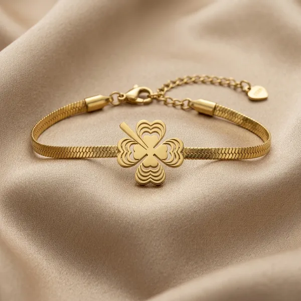 Luxe_Gold_Four-Leaf_Clover_Herringbone_Bracelet