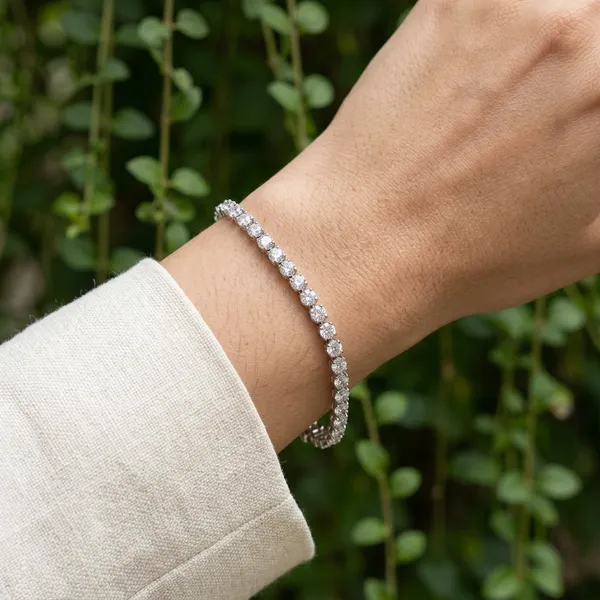 Sparkling_Silver-Tone_Cubic_Zirconia_Tennis_Bracelet