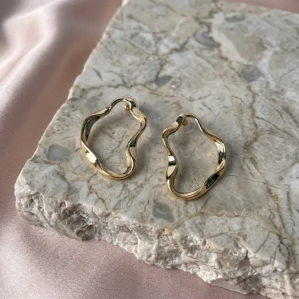 Sculptural_Gold_Abstract_Earrings