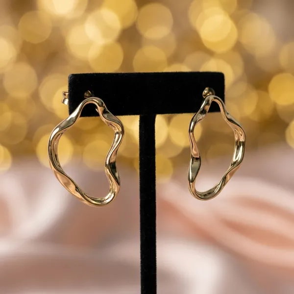 Sculptural_Gold_Abstract_Earrings