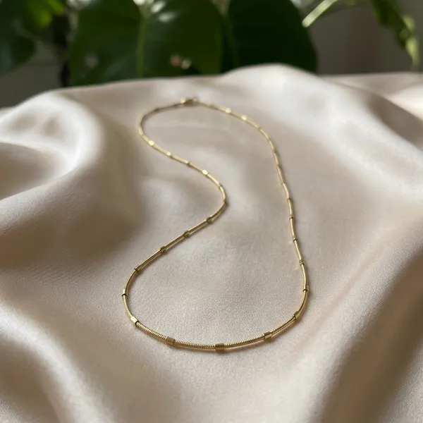 Elegant_Gold-Tone_Bar_Link_Chain