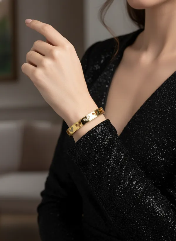 Sparkling_Heart_Gold_Bracelet