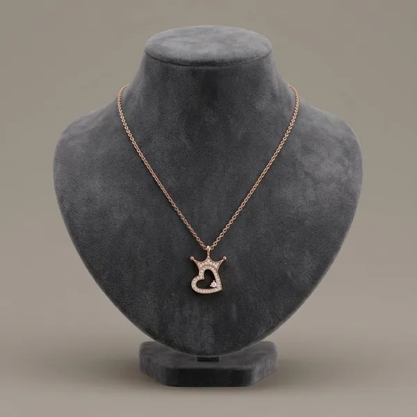 Elegant_Rose_Gold_Crowned_Heart_Chain