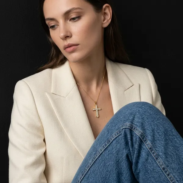 Divine_Radiance_Cross_Necklace